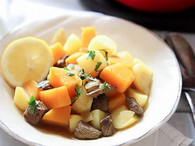 Foto Stoofpotje met pompoen en aardappelen