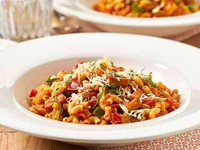 Foto Macaroni met paprikasaus en tofu