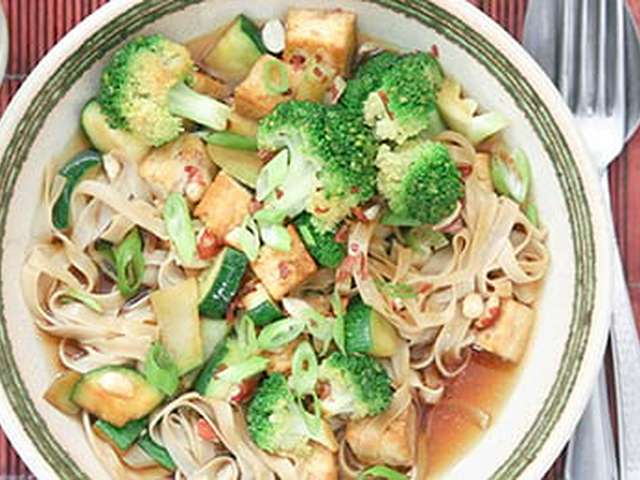 Foto Thaise noedelsoep met pinda's