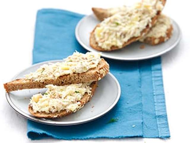 Foto Toast met gestoomde makreel