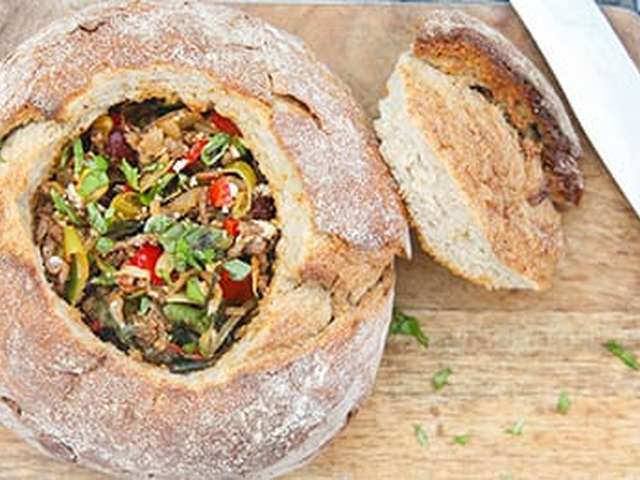 Foto Warm gevuld vloerbrood