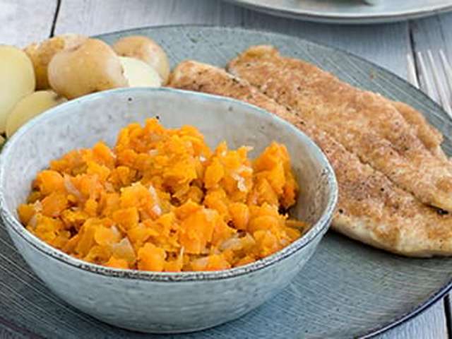 Foto Gebakken pangasius met wortelpuree