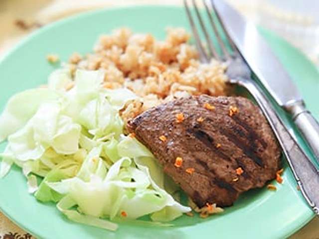 Foto Lamsvlees in yoghurtmarinade, spitskool en rijst