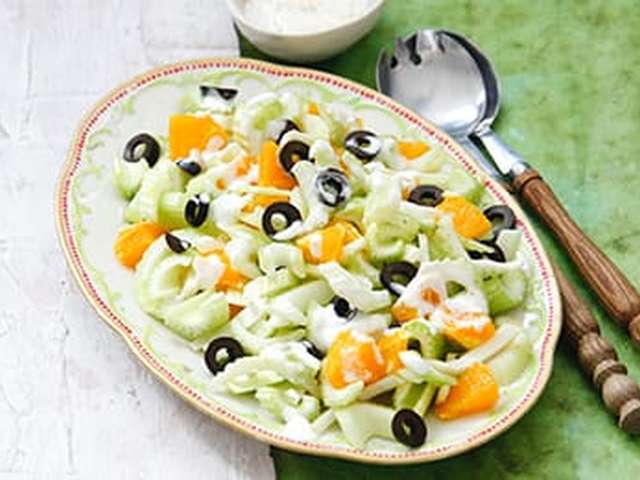 Foto Bleekselderijsalade met sinaasappel