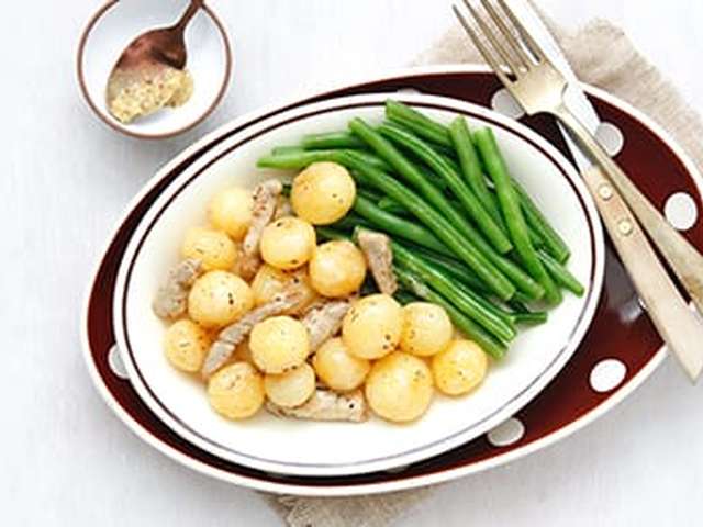 Foto Vleesreepjes met mosterdaardappeltjes en sperziebonen