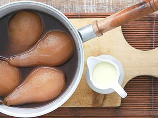 Foto Stoofpeertjes met custardsaus