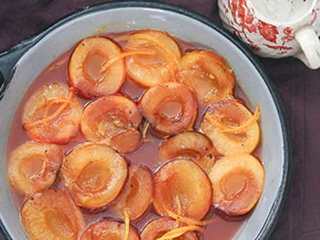 Foto Gestoofde pruimen met yoghurt