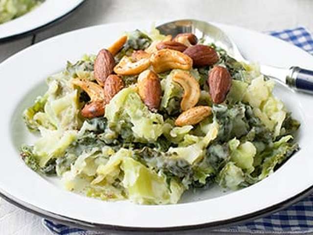 Foto Stamppot groene kool met spicy noten