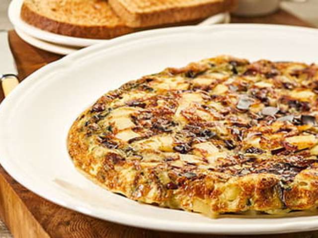 Foto Aubergine-aardappelomelet