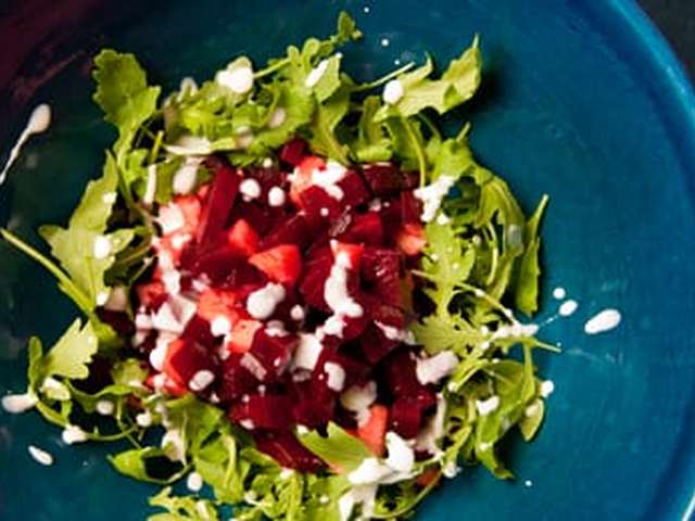 Foto Salade met rode biet en mierikswortel