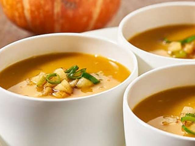 Foto Pompoensoep met appel en kikkererwten