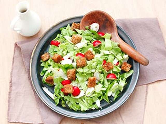 Foto Andijviesalade met kruidencroutons