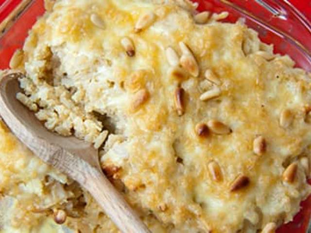 Foto Hartige rijstschotel met koolsalade