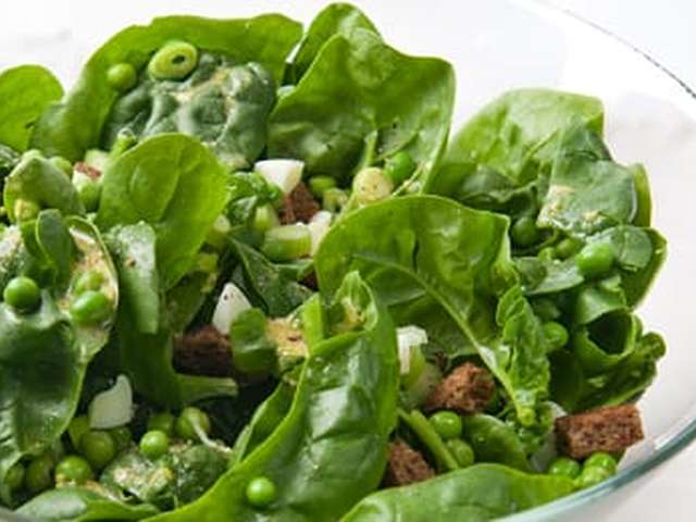 Foto Spinaziesalade met croutons