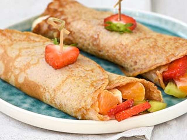 Foto Pannenkoek gevuld met fruit