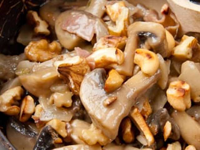 Foto Champignonragout met noten, sperzieboontjes en rijst