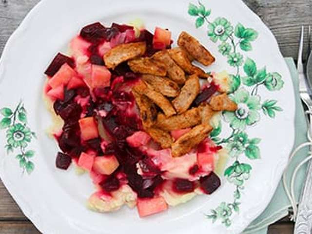 Foto Stamppotje rode biet met pittige vleesreepjes