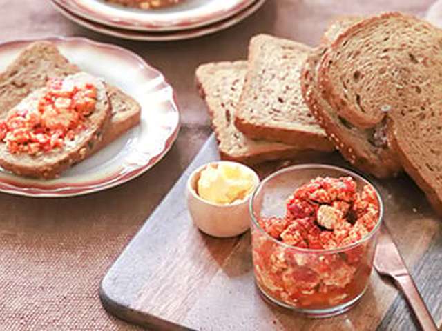 Foto Brood met tomatentofu