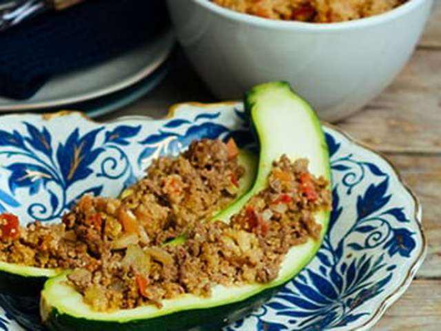 Foto Courgette gevuld met gehakt en couscous
