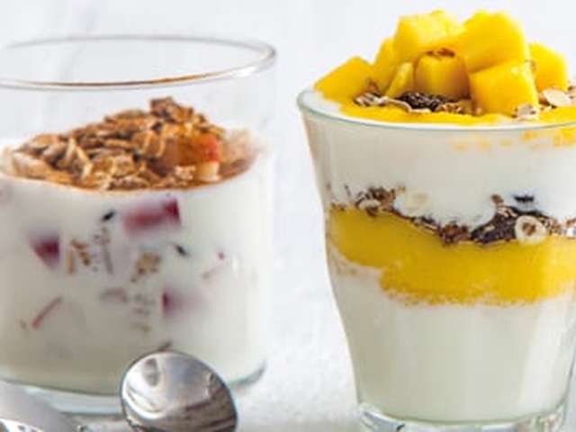Foto Yoghurt met mango, lijnzaad en zonnebloempitten