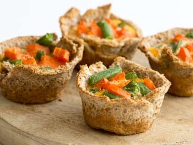 Foto Broodbakje met groente-eierragout