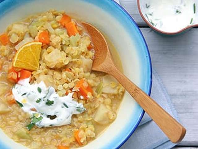 Foto Linzensoep met kruidenyoghurt