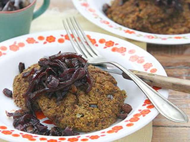 Foto Bonenburgers met rode uienchutney