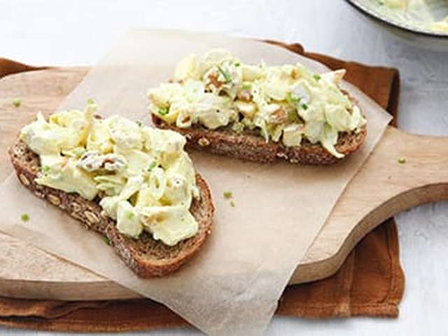 Foto Kipsalade met kerriedressing