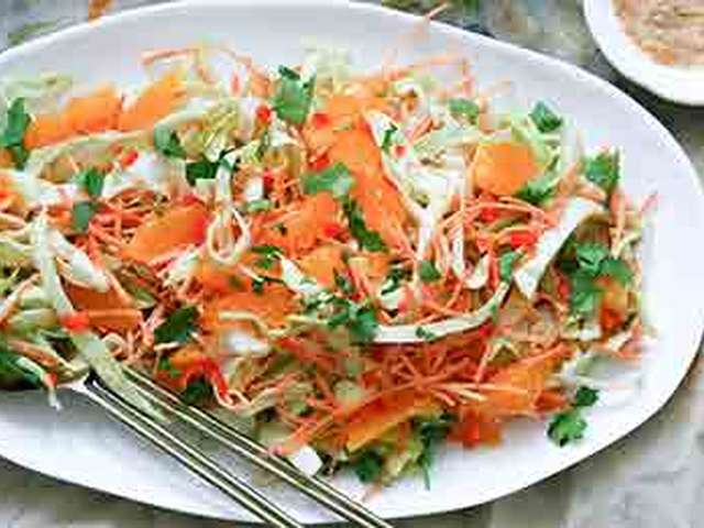 Foto Koolsalade met pindadressing