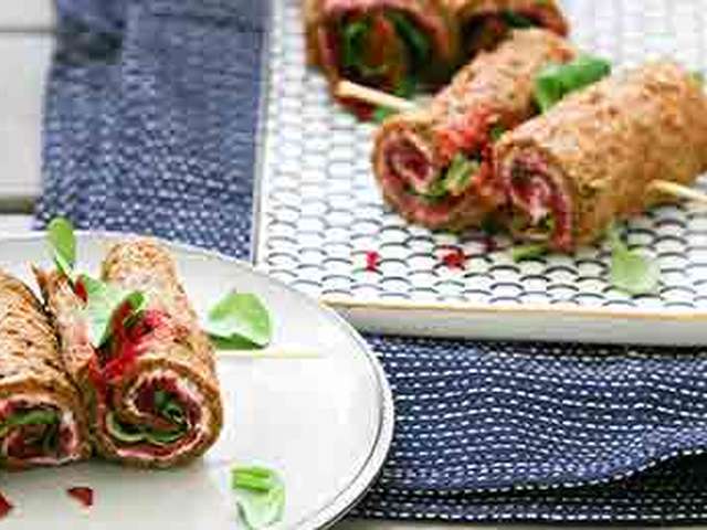 Foto Broodwrap met biet en zuivelspread