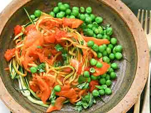 Foto Courgettespaghetti met zalm