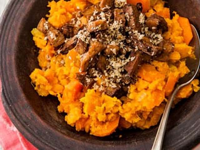 Foto Zoete aardappelstamppot met tempé