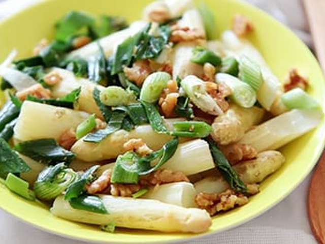 Foto Asperges met noten