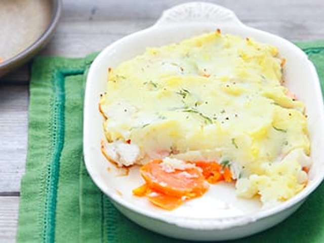 Foto Ovenschotel van vis met wortel en aardappelpuree