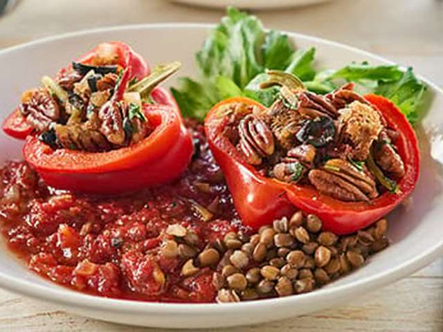 Foto Gevulde paprika met noten