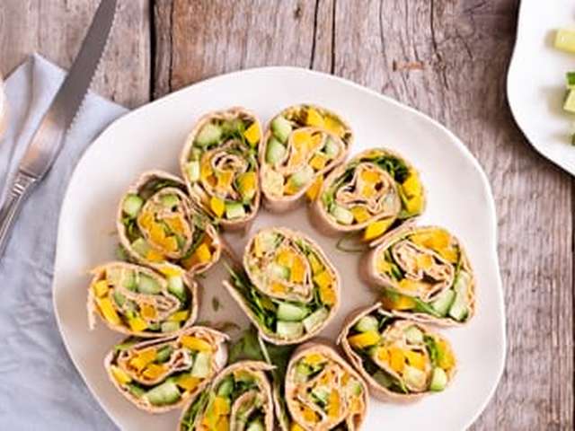 Foto Wraprolletjes met pittige hummus