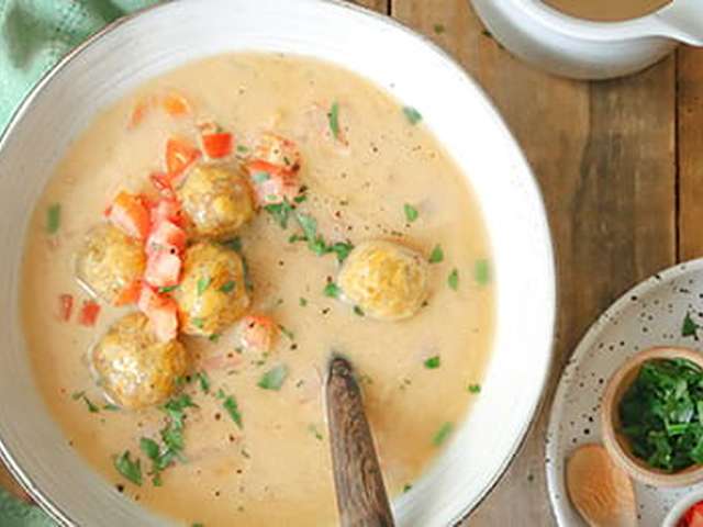 Foto Surinaamse pindasoep met tom tom