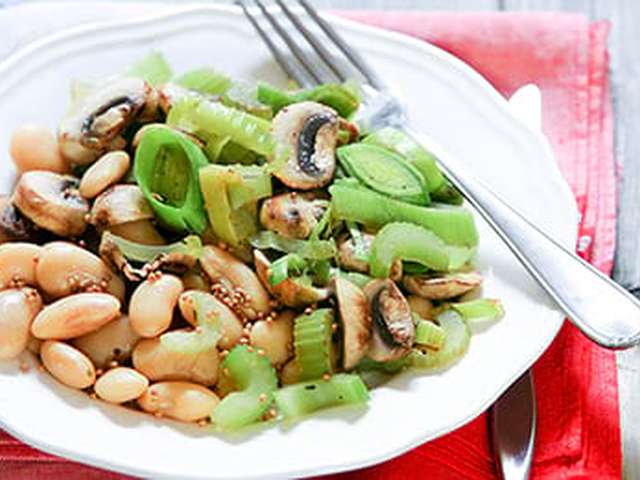 Foto Witte bonen met mosterd-groentensaus