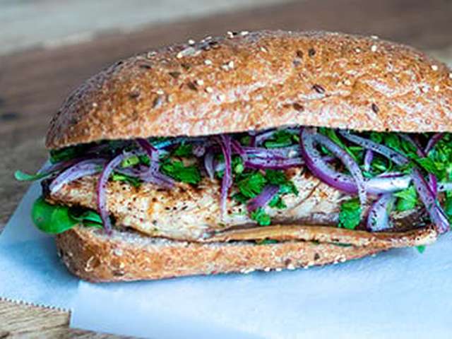 Foto Balik ekmek (Turks broodje gegrilde makreel)