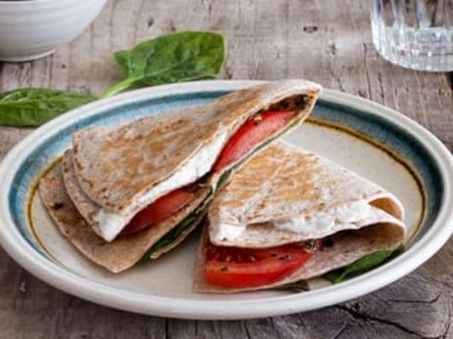 Foto Tiktok wrap met spinazie en geitenkaas