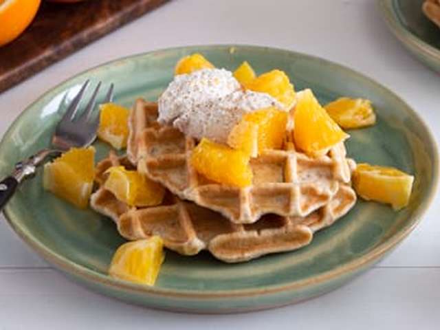 Foto Gezonde wafels met sinaasappel en ricotta