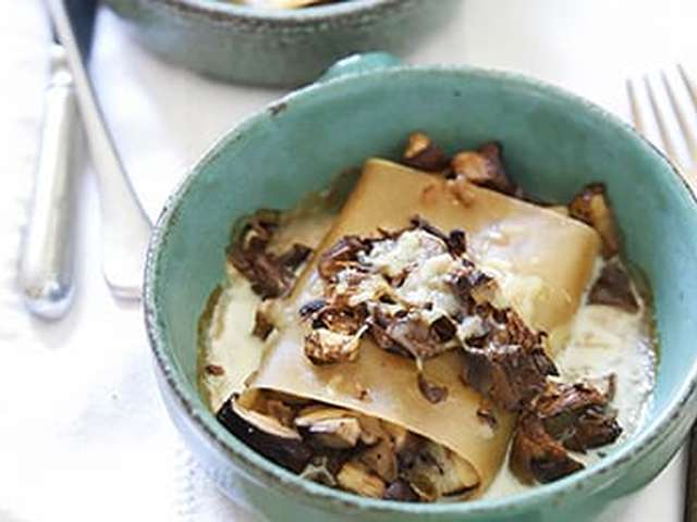 Foto Cannelloni gevuld met paddenstoelen
