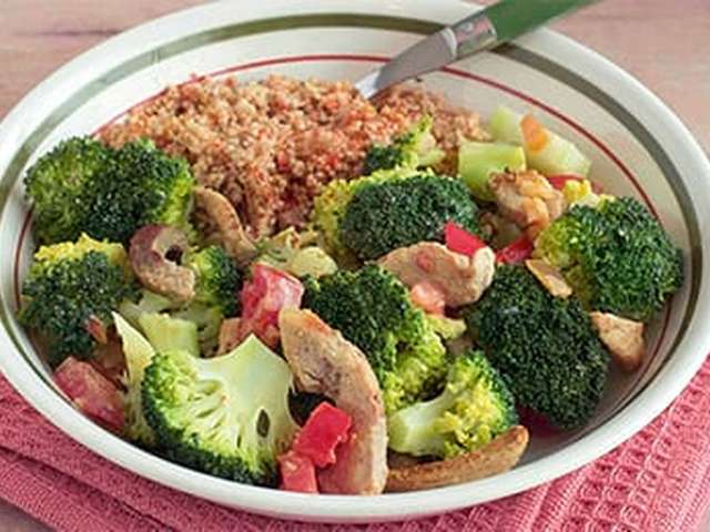 Foto Broccolischotel met couscous
