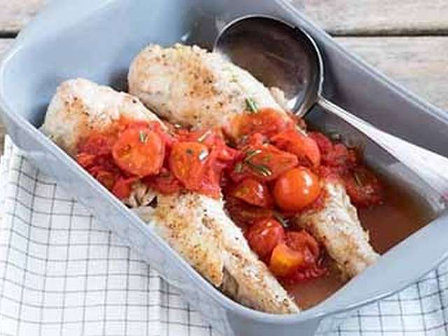 Foto Schelvis met tomatensaus