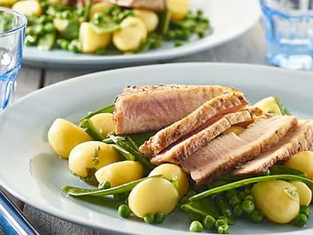 Foto Salade met gemarineerde tonijn