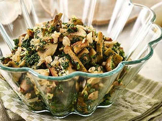 Foto Boerenkool met vegetarische reepjes en paddenstoelen