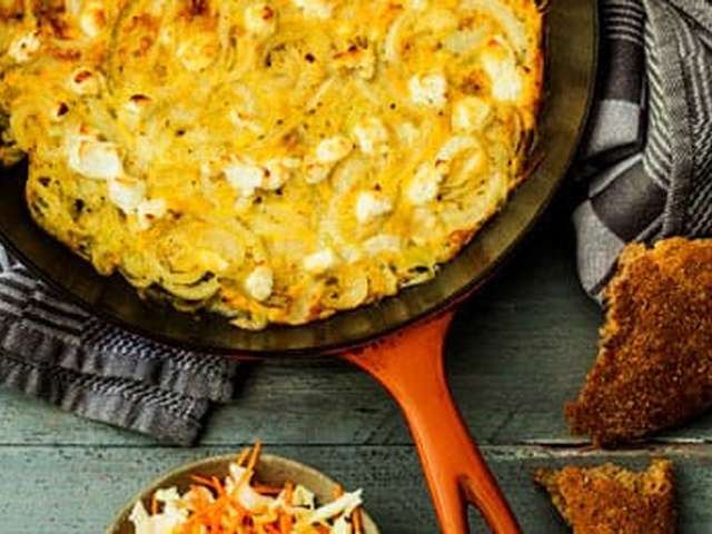 Foto Frittata van uien en geitenkaas