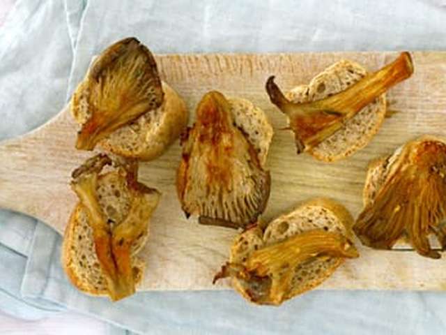 Foto Crostini met oesterzwammen