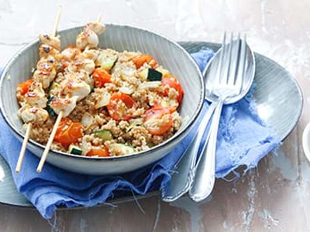 Foto Kipspiesjes met couscous en groente