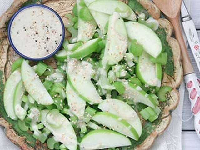 Foto Bleekselderijsalade met sesam en kalkoen